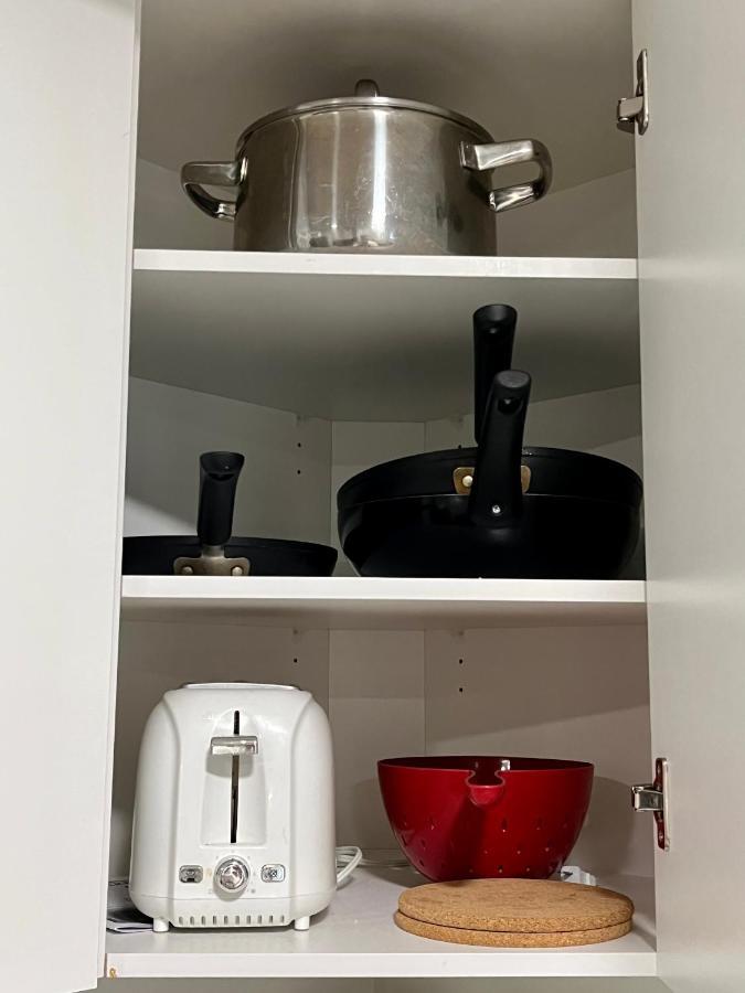 Spacious 2 Bedrooms 2 Queens Basement Suite Surrey Buitenkant foto